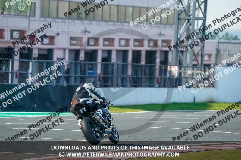 donington no limits trackday;donington park photographs;donington trackday photographs;no limits trackdays;peter wileman photography;trackday digital images;trackday photos